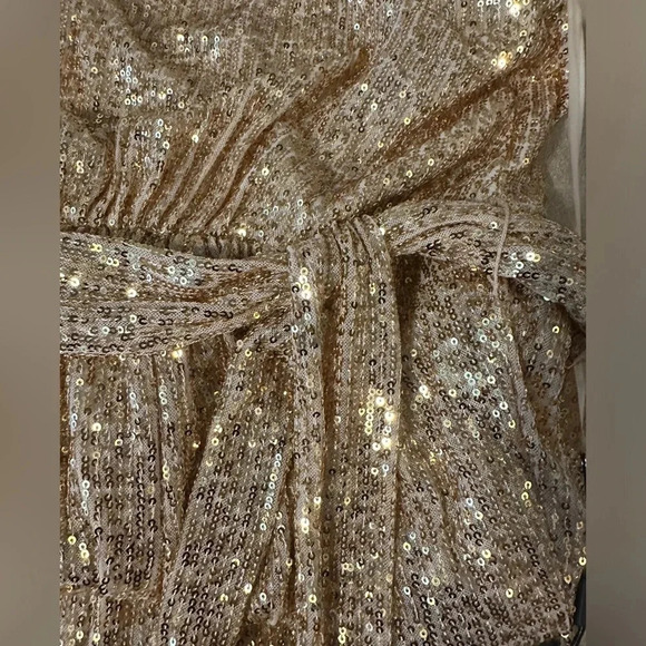 Mac Duggal SEQUINED HALTER NECK BELTED SOFT TIE Gown SIZE 14 - Picture 13 of 15